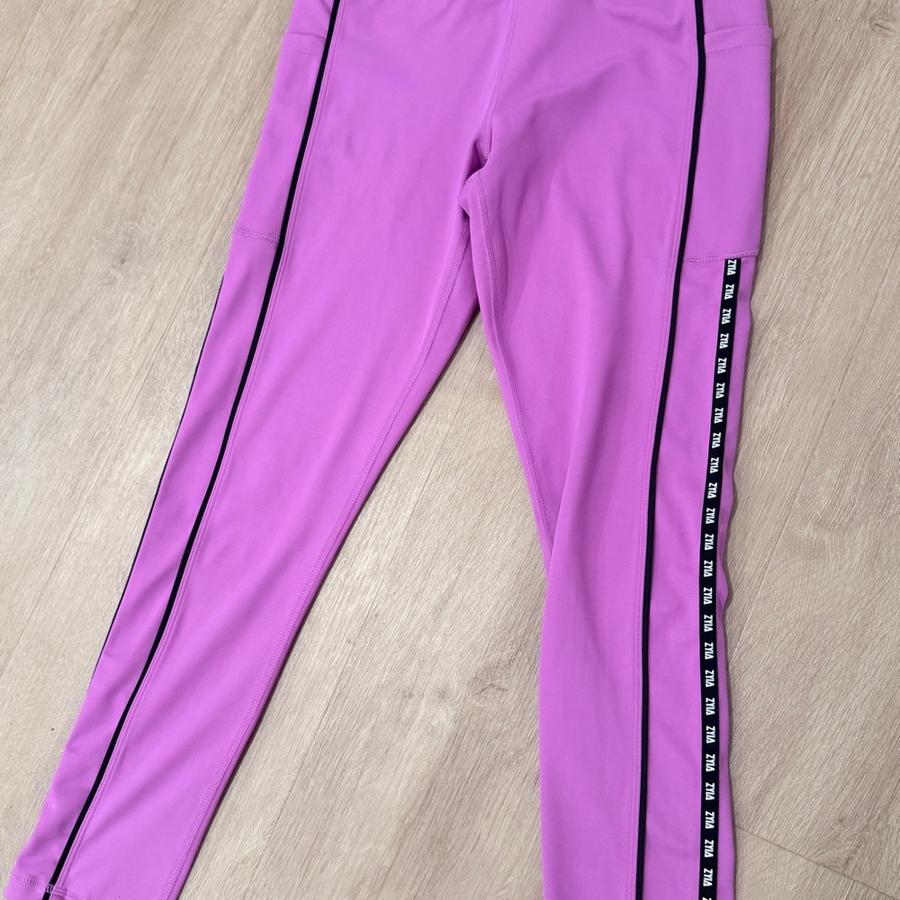 Zyia Light N Tight Pocket Leggings